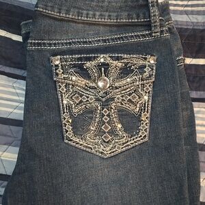 ❤️APT 9 Capri Jeans EUC
